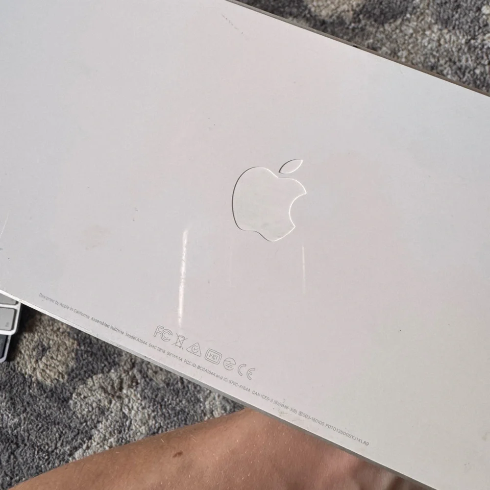 Apple White Wireless Keyboard USB C Bluetooth